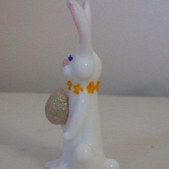 White Ceramic Easter Bunny Rabbit Figurine Glitter Egg, Ears & Nose. Flower Neck - Picture 4 of 7